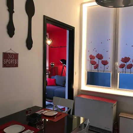 Colors Of - Red Apartment *